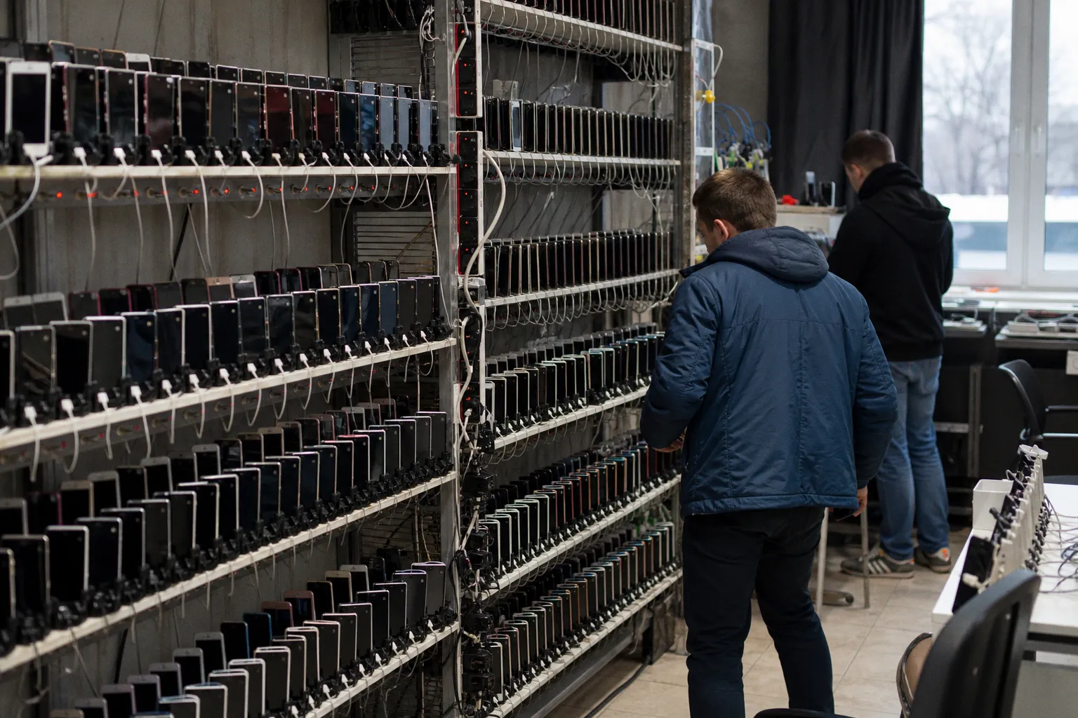 Автоматизированный трафик и боты в сети: скрытая угроза для цифровых продуктов и мобильных сервисов