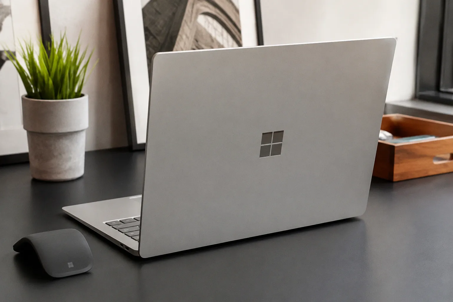 Windows на ARM: как Microsoft превращает мобильную архитектуру в универсальный стандарт